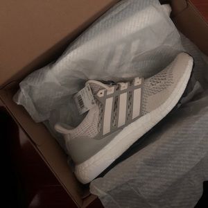 ADIDAS ULTRABOOST CREAM RETROS